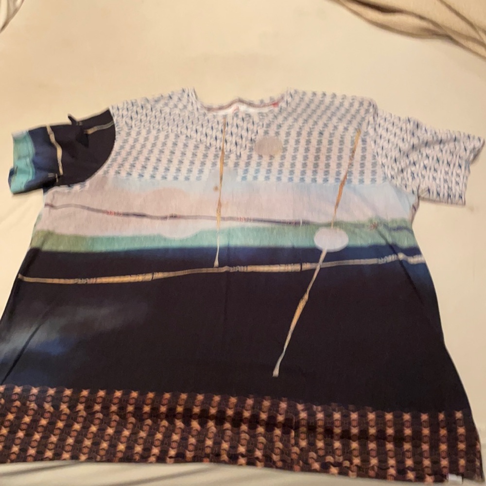 Robert Graham Large Multi Colored Tee - image 1